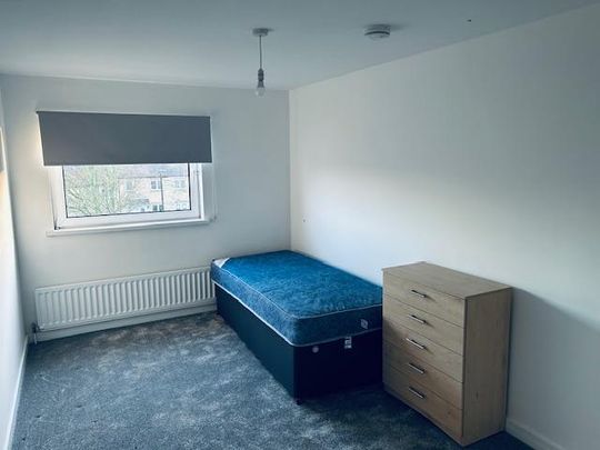 4 bedroom terraced house to rent - Photo 1