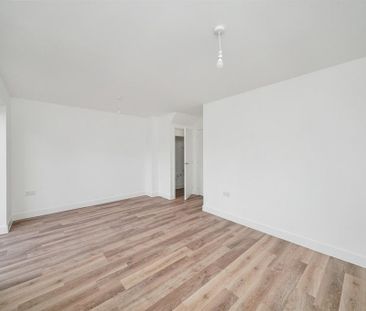 4 bedroom semi-detached house to rent - Photo 1