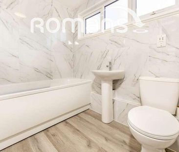 Spruce Road, Woodley, Reading, RG5 - Photo 1