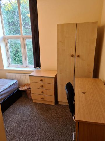 3 bedroom apartment to rent - Photo 5