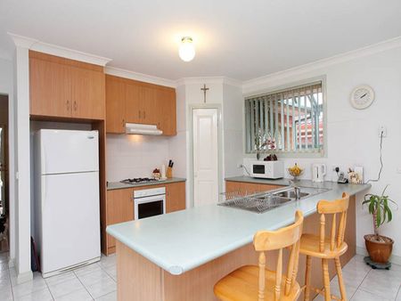 Spacious & Excellent Location - Photo 3