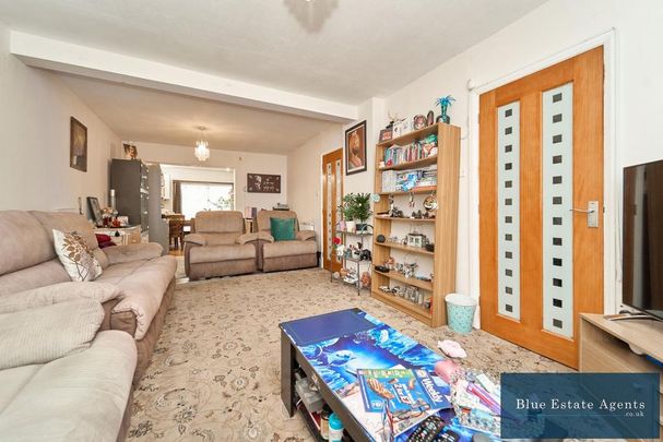 4 bedroom terraced house to rent - Photo 1