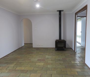 GREAT FAMILY HOME WITH POOL - Photo 5