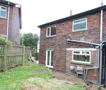 3 bedroom semi-detached house to rent - Photo 4