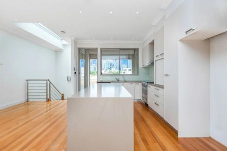 Inspection Sure To Impress! - Photo 4