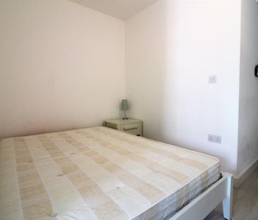 Studio to rent - Photo 6