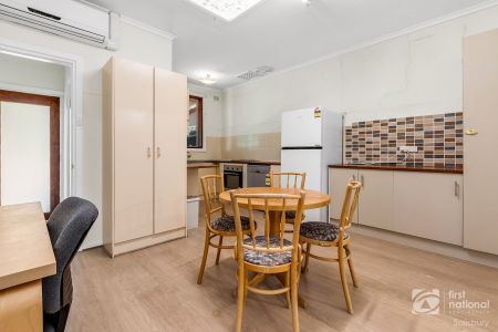 Comfortable Living - Photo 2