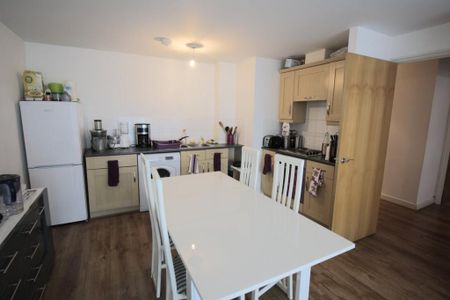 2 bedroom flat to rent - Photo 5