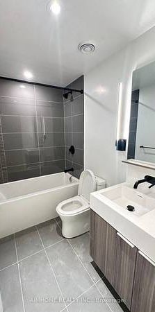 Yonge St/Eglinton Ave-Spacious New Sunny 1Bdrm 1Bath - Photo 1