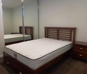 1507/5 Sutherland Street, Melbourne - Photo 2