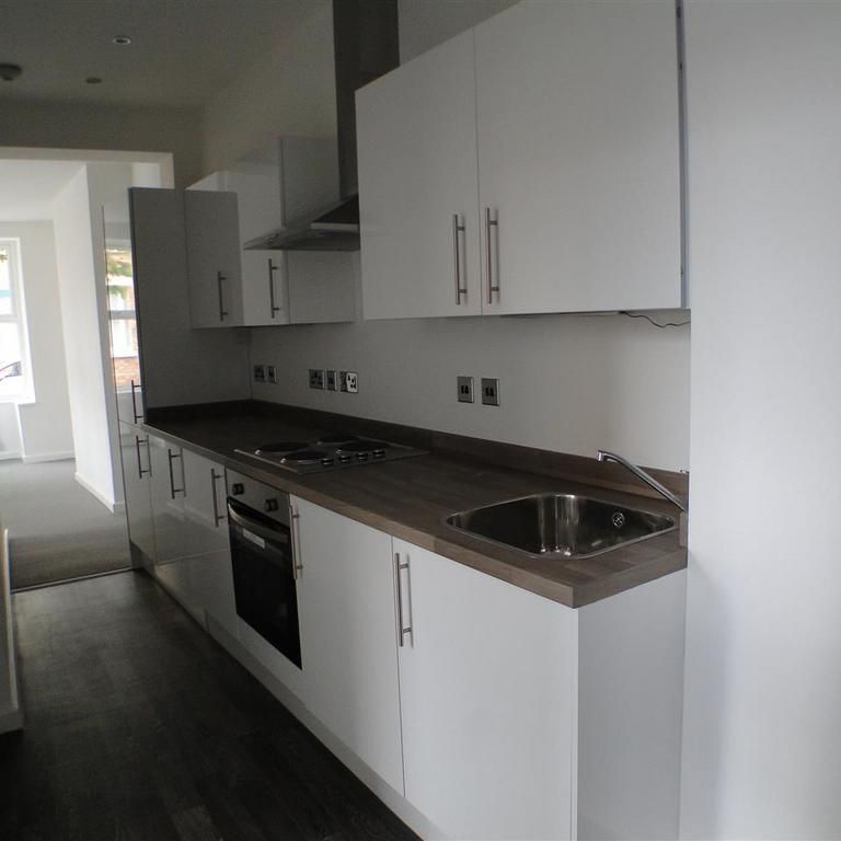 2 bedroom maisonette to rent - Photo 1