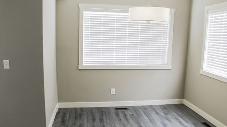 3 Bedroom Townhouse For Rent In Redstone | Pets Negotiable. - Photo 2