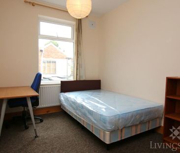 4 bedroom terraced house to rent - Photo 2