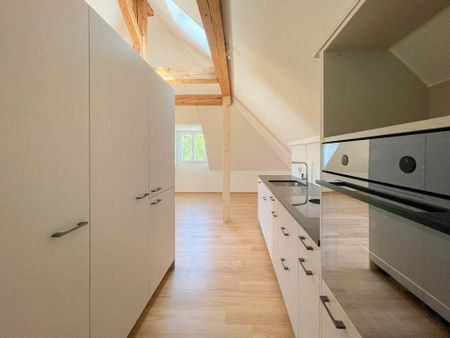Appartement mansardé avec beaucoup de caractère - Foto 4