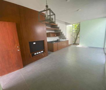 TOWNHOUSE ¡¡ESPECTACULAR UBICACIÓN!! en Montebello a cuadra y media... - Photo 2