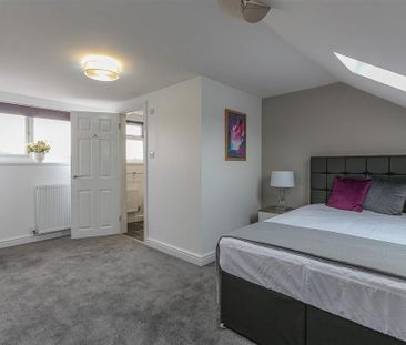 1 bedroom in a house share to rent - Photo 2