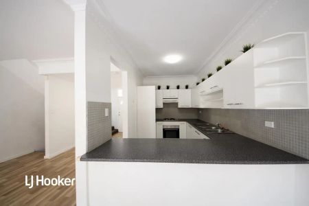 “Spacious 3 Bedroom Townhouse !” - Photo 2