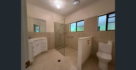 Tropical home with undercover pool and deck, Kuranda - Photo 3