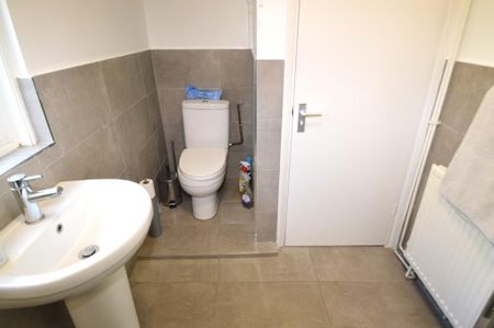 1 bedroom ground floor flat to rent - Photo 4