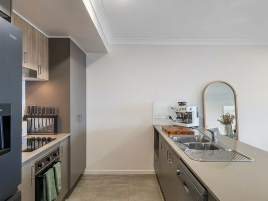 Modern 3-Bedroom Home with Vintage Furniture � Lawn Maintenance Included - Photo 1