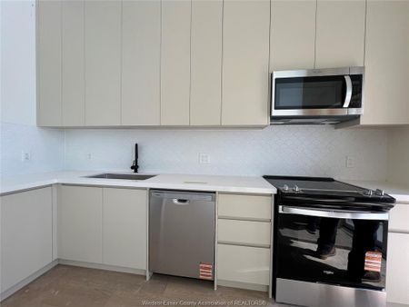 For Lease - 4300 LAURIER Parkway Unit# 618, LaSalle, Ontario - Photo 2