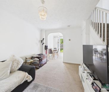 2 bedroom semi-detached house to rent - Photo 5