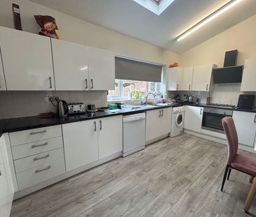 Harlaxton Drive Lenton, Nottingham - Photo 4