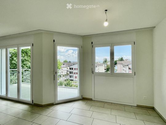 Schöne, helle, ruhige und neu renovierte 4.5-Zimmerwohnung mit grossem Balkon nach Vereinbarung - Photo 1