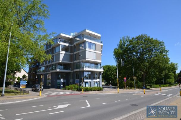 Duplex met 2 kamers en parking in recent gebouw - Photo 1