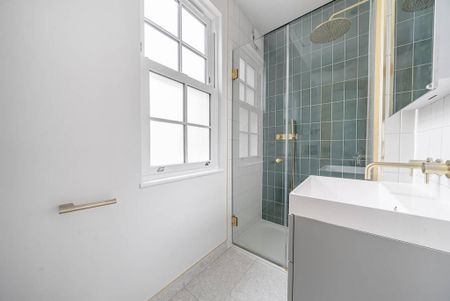 3 bedroom flat to rent - Photo 2