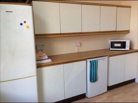 6 bedroom flat to rent - Photo 3