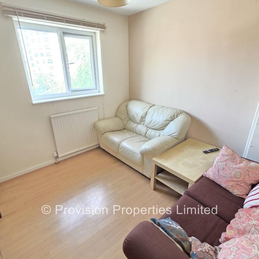 4 Bedroom Houses, University Leeds City Centre - Photo 1