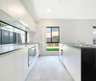 Near New Modern Family Home in The Gables - Photo 6