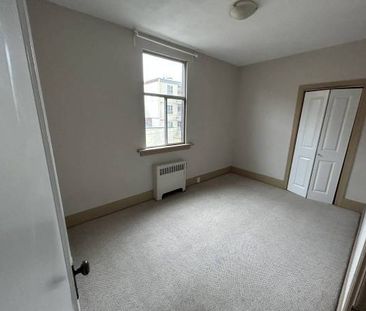 close to UBC 2 bedroom in Kerrisdale for rent - Photo 3