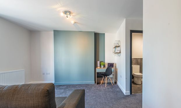 6 Bed (4Ensuite) Professional HMO Room 4 - Photo 1