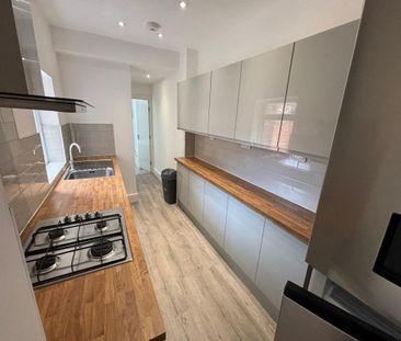 97 Leopold Street - Ultra Modern 4 Bed Loughborough - Photo 3