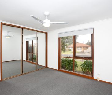 Spacious 3-Bedroom Home in Epping VIC - Photo 4