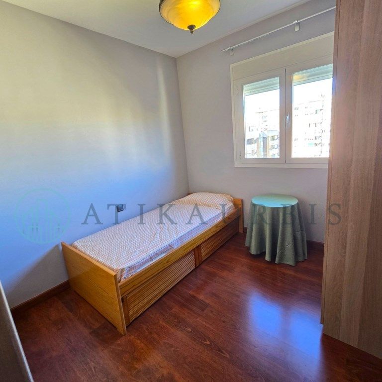 Piso de alquiler en Calle Esperanto, Carranque - Haza Cuevas - Photo 1