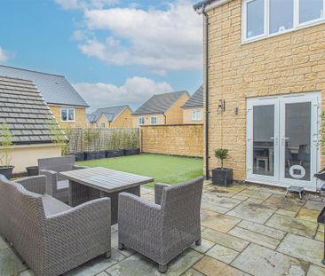 4 bedroom detached house to rent - Photo 2