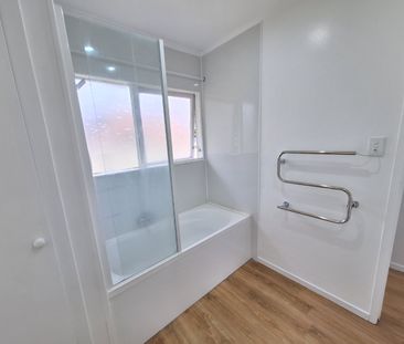 Freshly Renovated brick and tile! - Photo 3