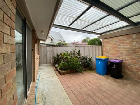 Two Bedroom Unit - Close to CBD - Photo 3