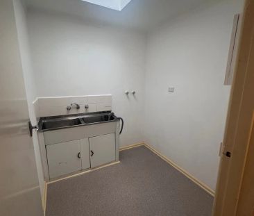 “Three Bedroom and large Balcony” - Photo 5