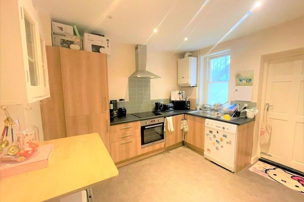 Park Terrace, BOGNOR REGIS - Photo 1