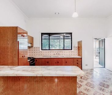 3 Bed, 1 Bath - Photo 6