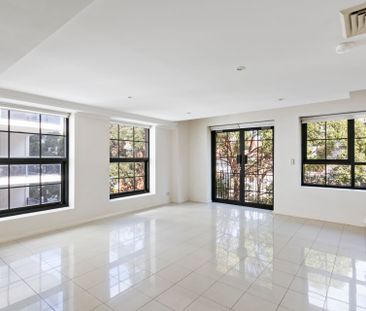 Veronne Apartments - Unique Warehouse Loft - Photo 2