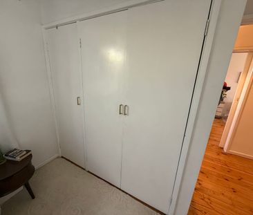 Perfectly Located Fabulous Villa! - For Lease - Photo 6