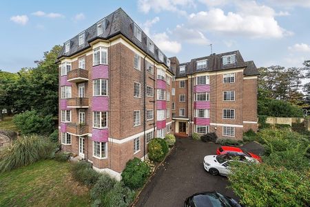 3 bedroom flat to rent - Photo 4