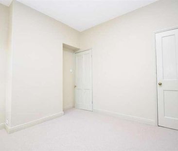 York - Kensington St, YO23 - Photo 5