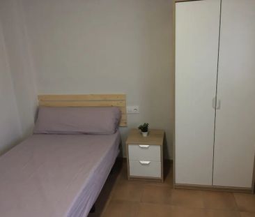 Calle del Doctor Manuel Candela, Valencia, Valencian Community 46021 - Photo 4