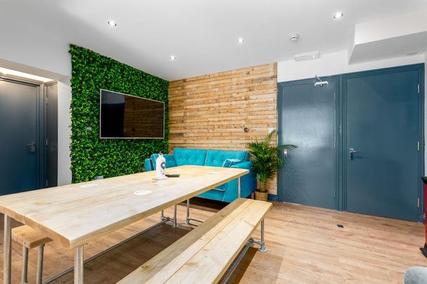 1 bedroom in a house share to rent - Photo 1